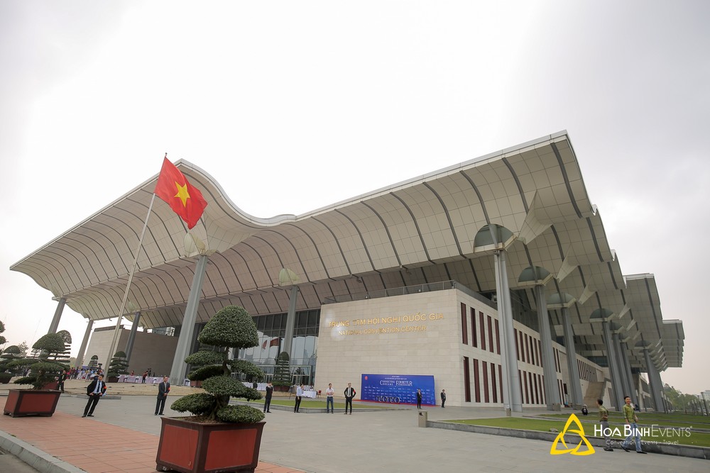 Trung tâm Hội nghị Quốc Gia tại số 57 Phạm Hùng, Mỹ Đình, Từ Liêm được coi là tổ hợp công trình đa năng lớn nhất của Thủ đô Hà Nộ