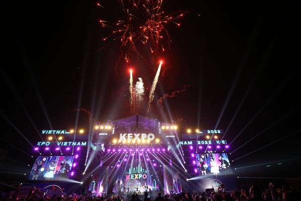 Sự kiện K-Concert nằm trong chuỗi các hoạt động trong sự kiện K-EXPO Vietnam 2022 gây ấn tượng mạnh với khán giả nhờ công nghệ âm thanh ánh sáng đẳng cấp