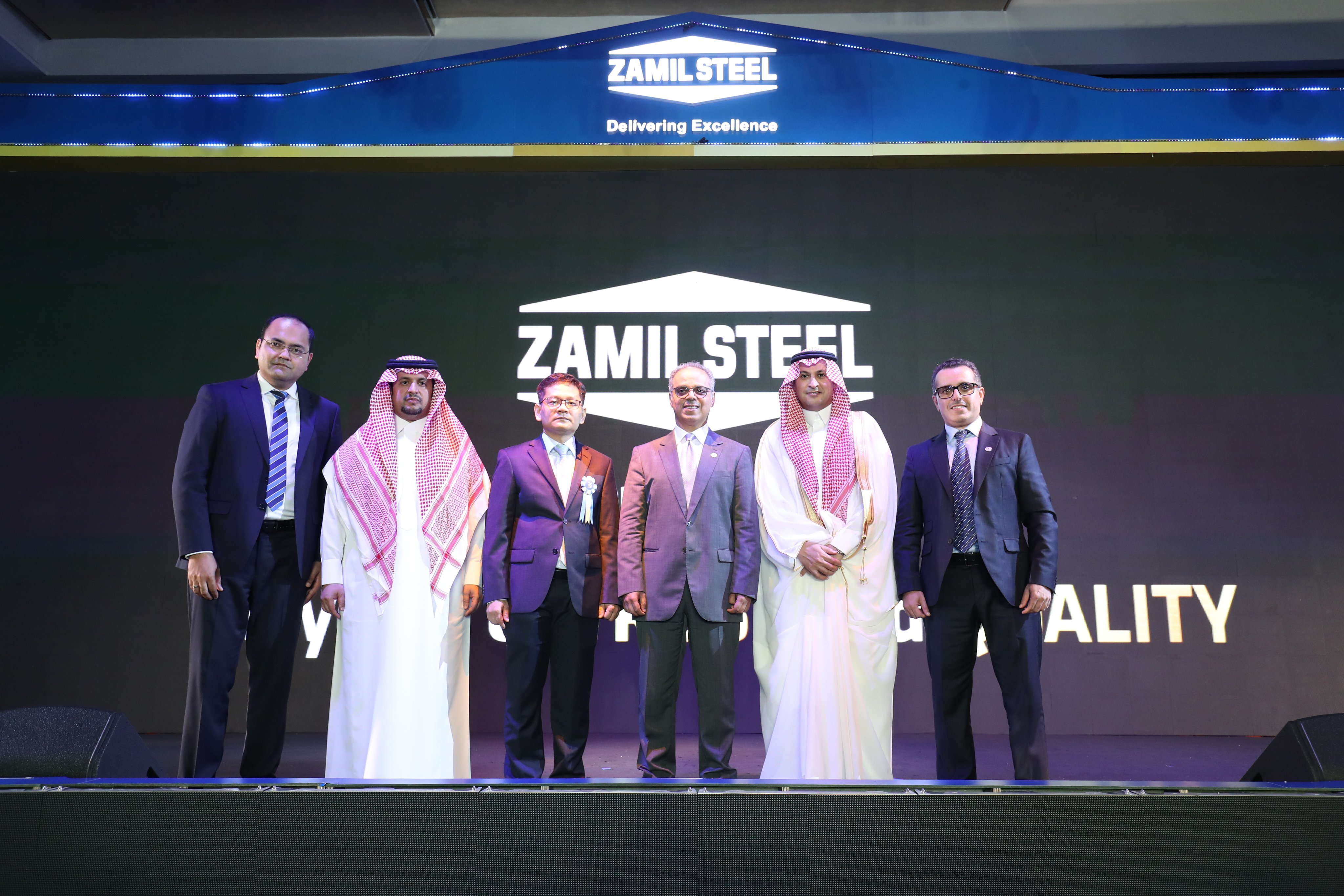 Các khách mời VIP tham dự buổi lễ kỷ niệm 25 năm thành lập Zamil Steel Buildings Việt Nam