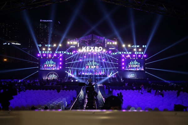 Sân khấu K-EXPO Concert bùng nổ với sự kết hợp của âm thanh ánh sáng