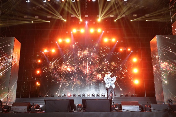Tiết mục trình diễn của JustaTee trong sự kiện K-Expo Concert
