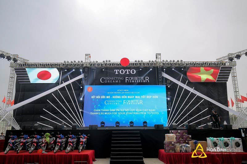 Mẫu backdrop tại lễ kỷ niệm 10 năm thành lập TOTO