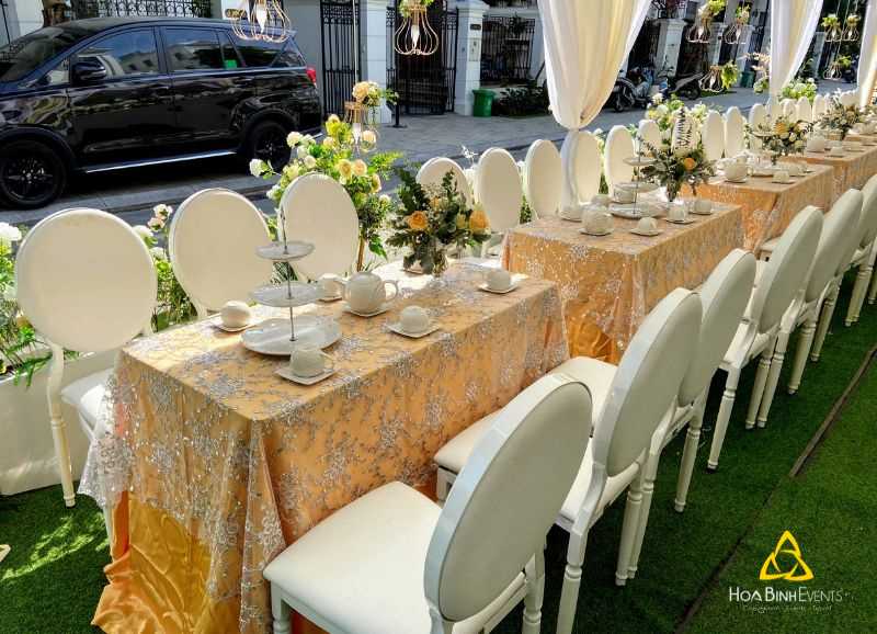 Bàn ghế phục vụ cho đám cưới