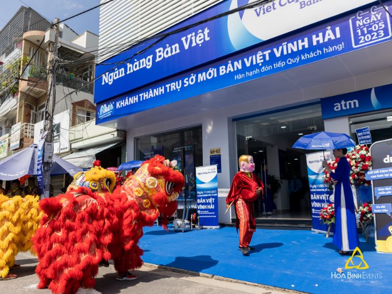 Khai trương ngân hàng Bản Việt