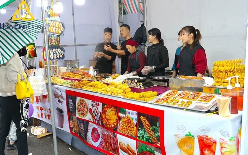 món ăn đường phố trong menu hội chợ ẩm thực